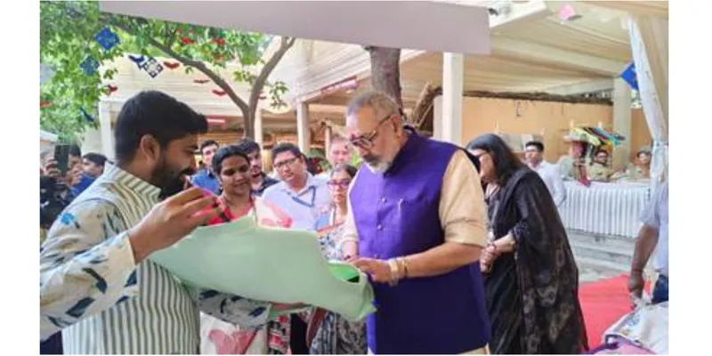 Giriraj Singh Visits ‘Indie Haat 2026’ at National Crafts Museum Ahead of Bharat Tex 2026